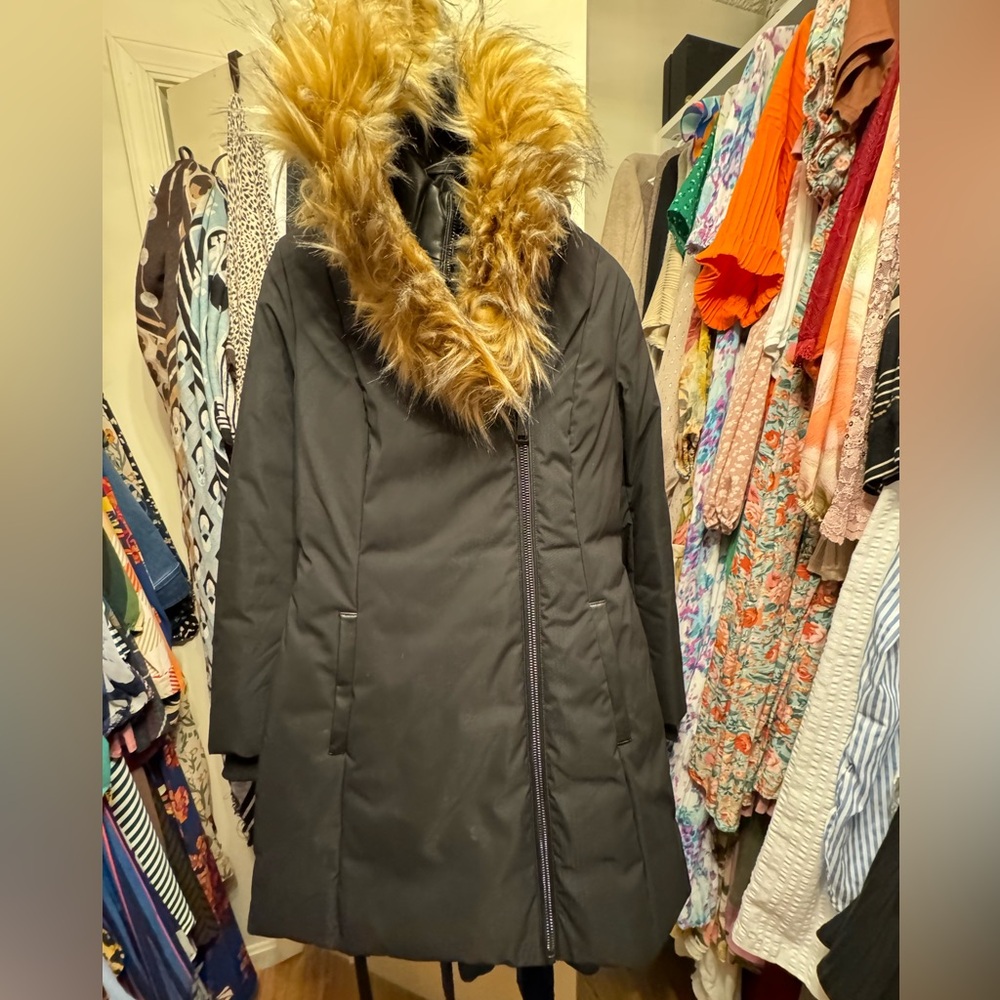 Guess Mid-Length Puffer With Fur